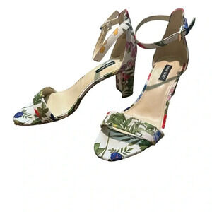 🌸‎ Nine West Floral Ankle Strap Block Heel Sandals Size 9 🌸